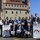 Les milieux économiques avaient remis leurs signatures en avril 2023 (archives). KEYSTONE/JEAN-CHRISTOPHE BOTT